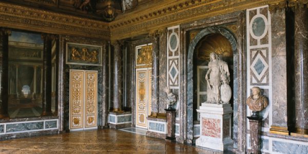 Venus salon (part of the king's apartments), marble wall and statue at Versailles Palace. (Photo: © Gaspard Walter| Dreamstime.com)